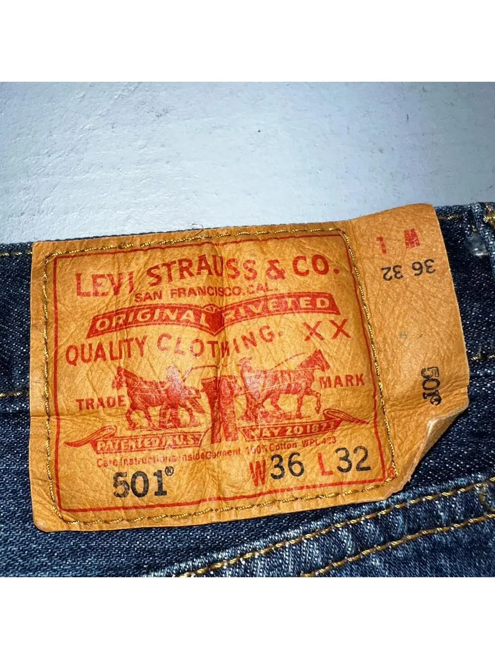 Levis 501 Vintage Y2K Egypt Straight Leg Jeans 36x32 Med Wash Act 36x30